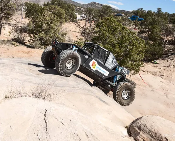 black_buggy_climb nitto_buggy_rocks