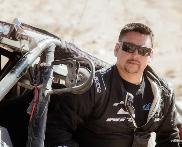 driver_portrait_gbr nitto_buggy_rocks