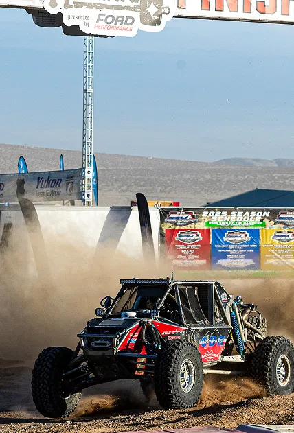 race-finish-line-front race-finish-line-front